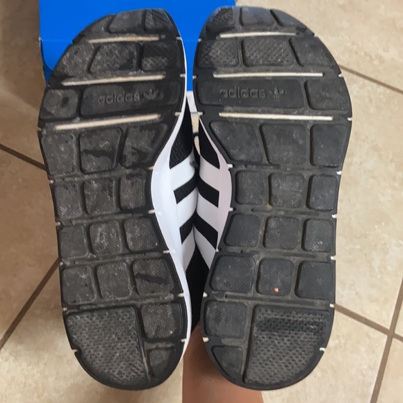 Great Condition Women’s Adidas Swift Run X - Picture 9 of 14